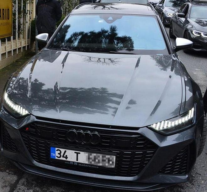 Garsonun isteğini geri çevirmedi! Arda Turan’dan büyük jest