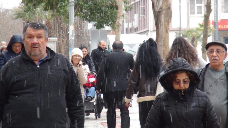 Manisa’da yıllar sonra kar yağdı