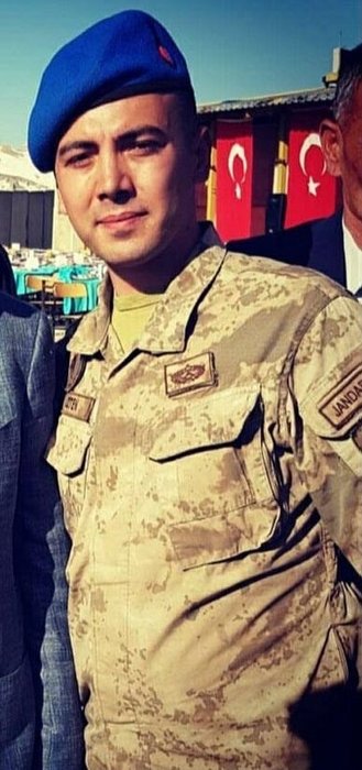 İzmir’de tartışmanın sonu kanlı bitti! Uzman çavuş komşusu tarafından öldürüldü!