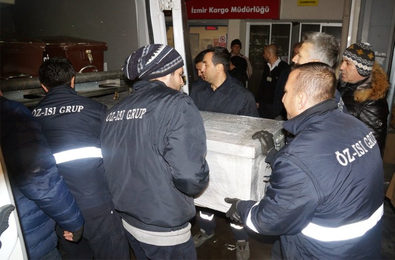 İzmir’de acı bekleyiş! Ukrayna’da öldürülen öğrencinin cenazesi İzmir’e getirildi