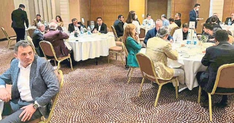 Tasçeken ailesinden geleneksel iftar yemeği