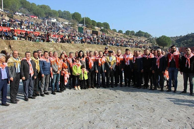 Koçarlı’da büyük coşku! Binlerce kişi böyle izledi