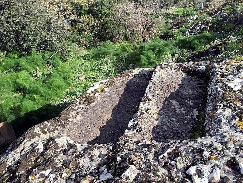 Bodrum’da 4 bin yıllık kaya mezarları talan edildi