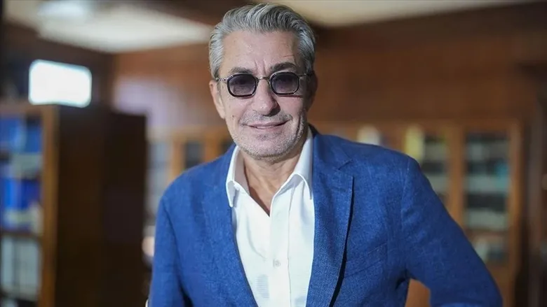 erkan-petekkayanin-yuzugunun-anlami-ortaya-cikti-sozlesmesine-bile-yazdiriyor-asla-cikartmam-1792484726052.jpeg