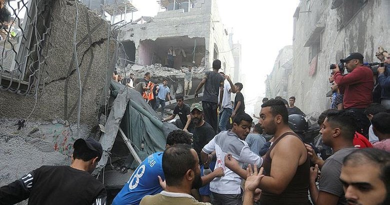 Gazze’deki hükümet: İsrail saldırılarında öldürülenlerin sayısı 11 bin 100’ün üzerinde