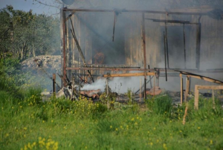 İzmir’de konteyner evde yangın dehşeti! Karı-koca hastanelik oldu