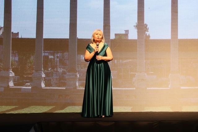 Tarih kokan defilede duygusal anlar