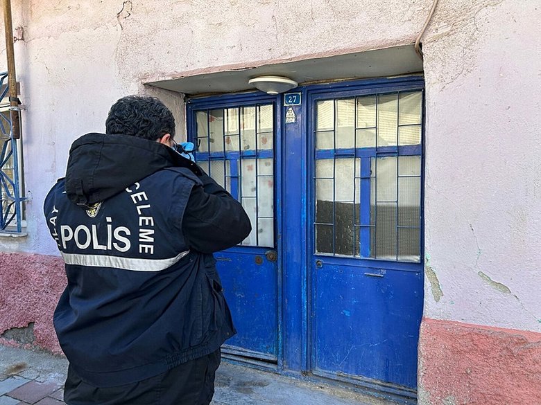 Oğlu tarafından bıçaklanan baba hayatını kaybetti