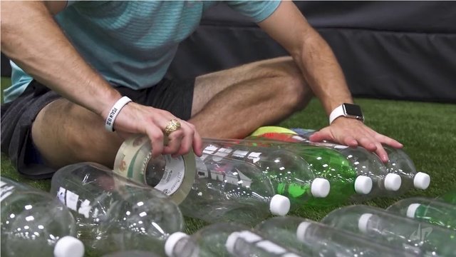 Pet şişeleri çöpe atmadı hayatını kolaylaştırdı! Kullanılmayan şişelerden bakın ne yaptı