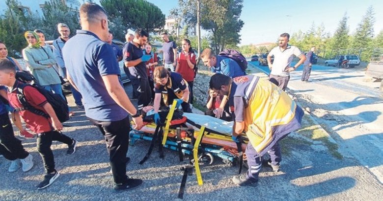 Okul yolundaki trafik kazası yürekleri ağızlara getirdi