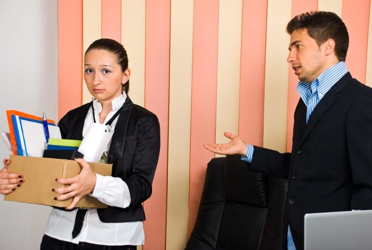 Dikkat tazminatsız atılabilirsiniz! Tazminatsız işten kovulma nedenleri neler? Yasa ne diyor? İşte sizi bekleyen tehlikeler...