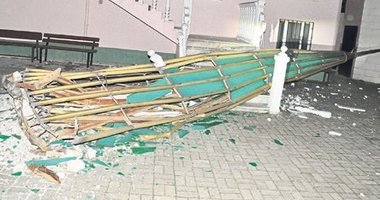 Minarenin külahı uçtu