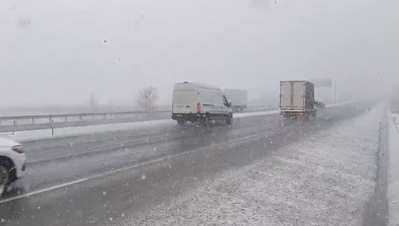 Denizli’de kar yağışı! Yüksek kesimler beyaza büründü