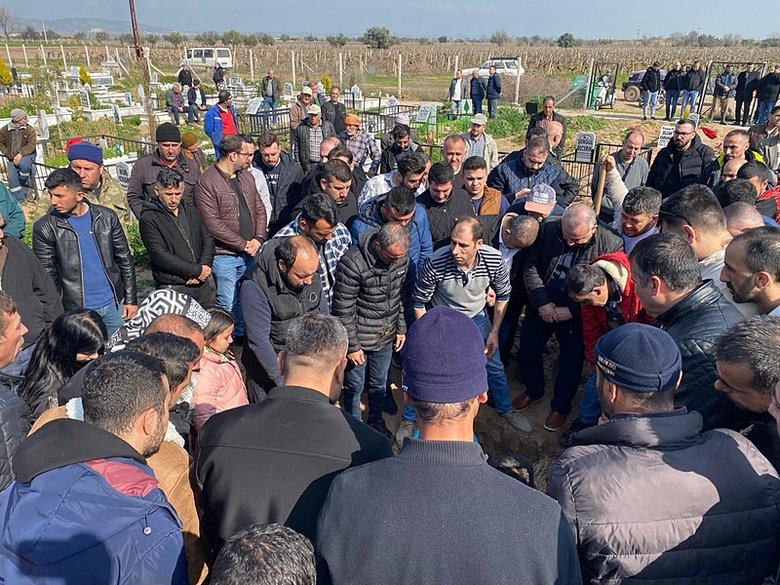 Batan gemide hayatını kaybeden gemici son yolculuğuna uğurlandı