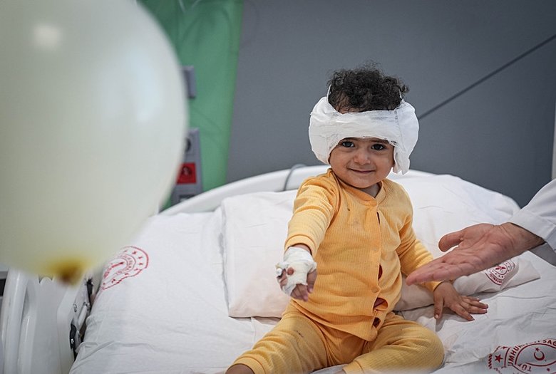 İzmir Şehir Hastanesi yabancılara da şifa dağıtıyor