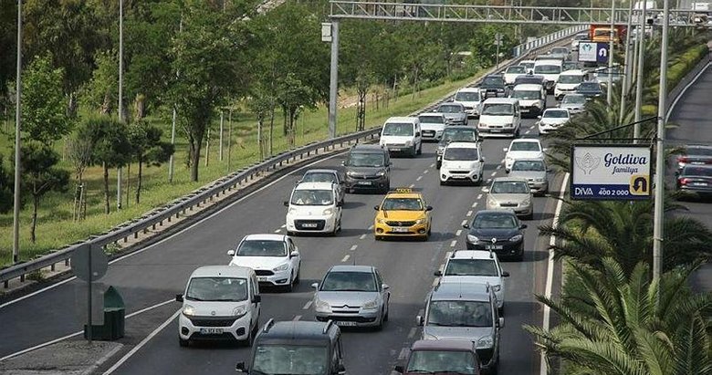 İzmir’de trafiğe kayıtlı kaç araç var? Yüzde 4,5 artış oldu