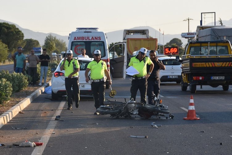 İzmir’de otomobille çarpışan motosikletin sürücüsü öldü
