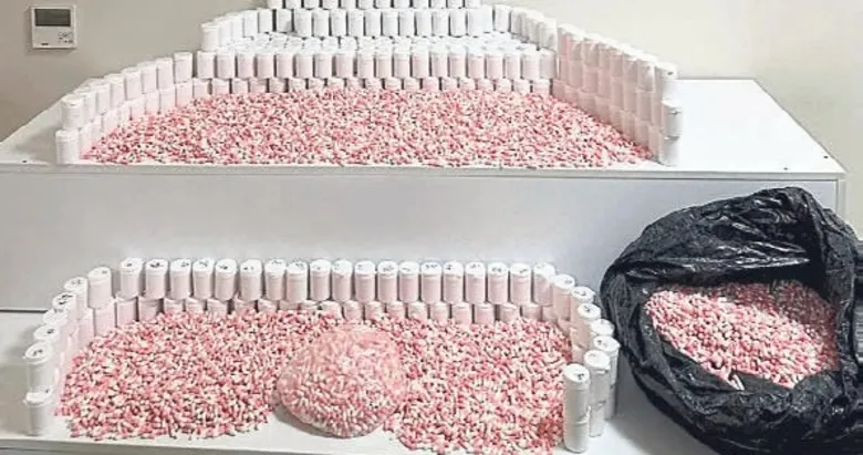 43 bin 730 sentetik ecza hapı ele geçirildi