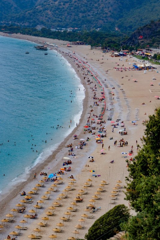 Antalya ve Muğla plajlarında hafta sonu yoğunluğu
