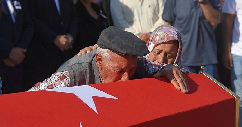 İzmir’de kahramana veda! Şehit Astsubay Batuhan Şimşek gözyaşlarıyla uğurlandı