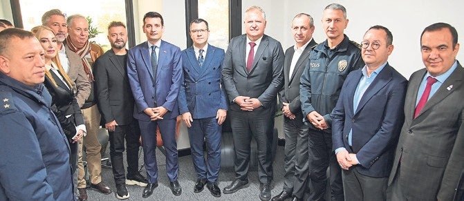 Eğitim destekçisi dernek kendi ofisini açtı