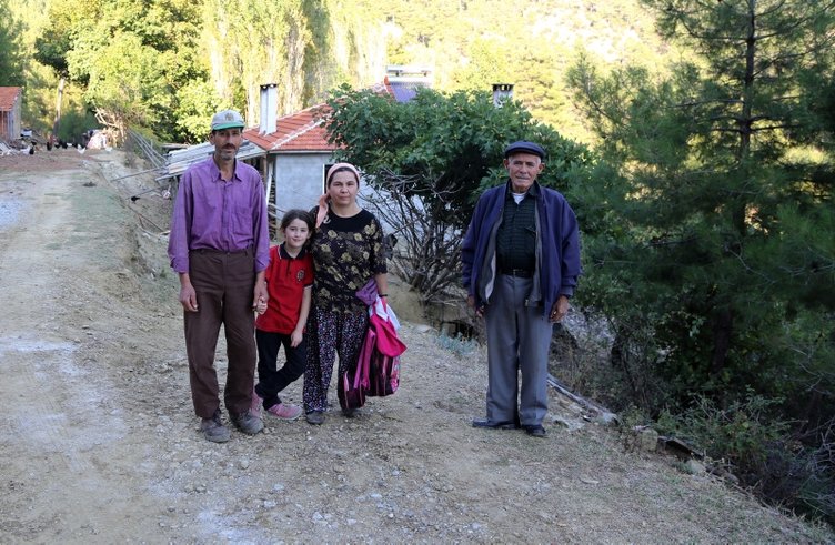Muğla’da kızının okula gidebilmesi için veresiye parayla yol yaptırdı