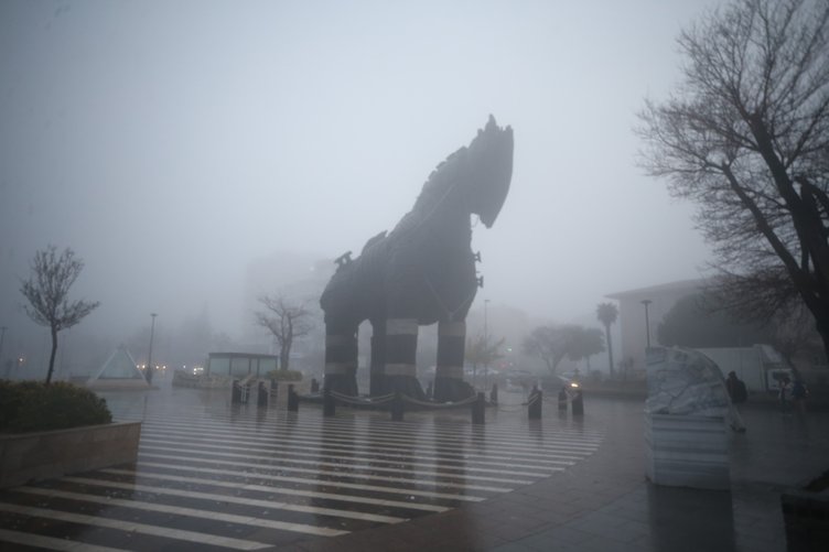 Çanakkale Boğazı’nda sis engeli: Geçişler askıya alındı