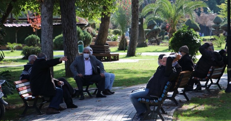 65 yaş üstü ve 20 yaş altı sokağa çıkma yasağı hangi illerde var?