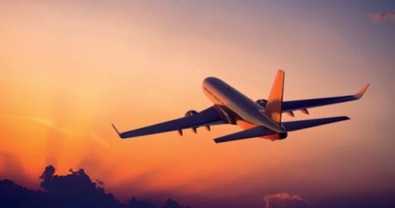 Koronavirüs havacılığı vurdu: Uçaklar yere iniyor, ücretsiz izinler artıyor