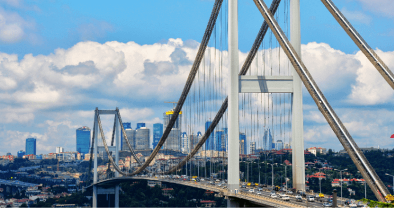 Otoyol ve köprü geçişlerinde yeni dönem! 1 Ocak’tan itibaren köprüler ne kadar olacak? Güncel ücret listesi