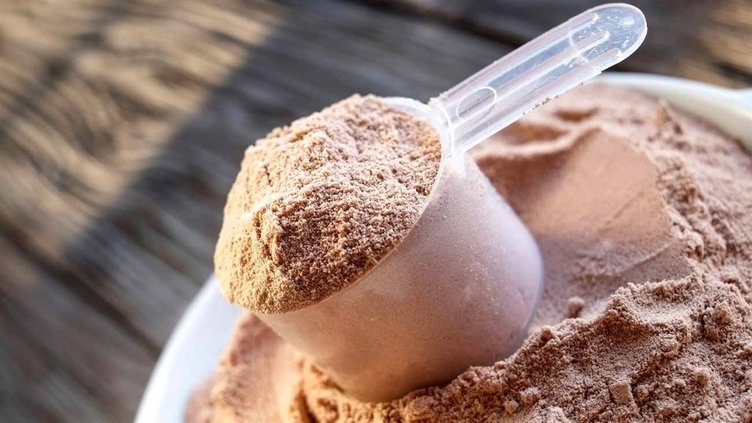 Protein tozu nedir, nasıl kullanılır, faydaları neler? Protein tozu kullanmak kilo aldırır mı verdirir mi?