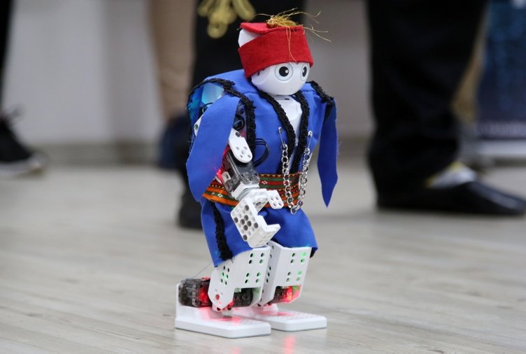 Manisa’da harmandalı oynayan robot Avrupa finallerine taşıdı