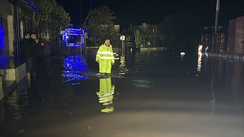 Bodrum’da kuvvetli sağanak nedeniyle evleri su bastı