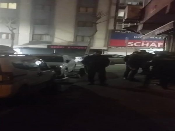 Kız kardeşinin yanında gördüğü kişiyi bıçaklayarak öldürdü!