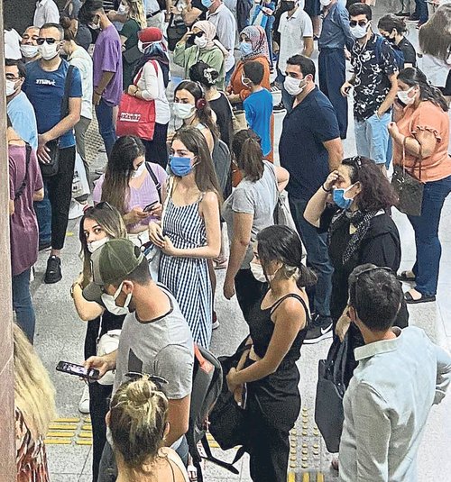 Sinyalizasyon kabloları çalındı, İZBAN felç oldu