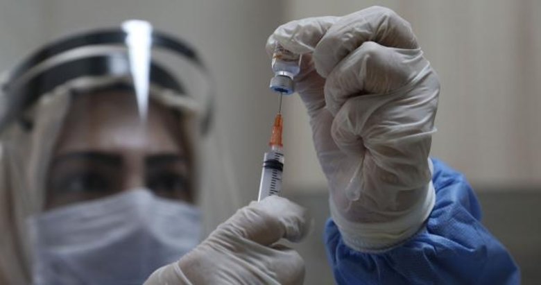 Türkiye’de toplam aşılanan kişi sayısı 100 bini geçti! Bakan Koca açıkladı