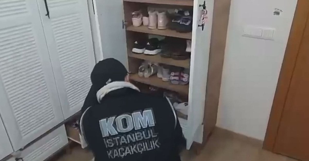 İzmir dahil 12 ilde FETÖ operasyonu: 17 gözaltı