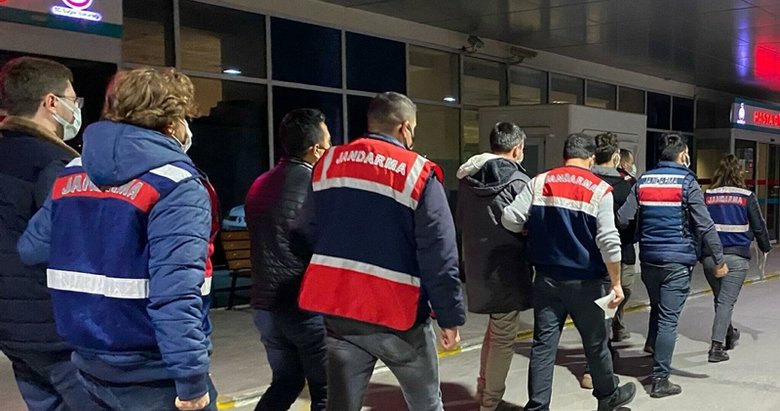 İzmir merkezli 40 ilde FETÖ/PDY operasyonunda 60 tutuklama