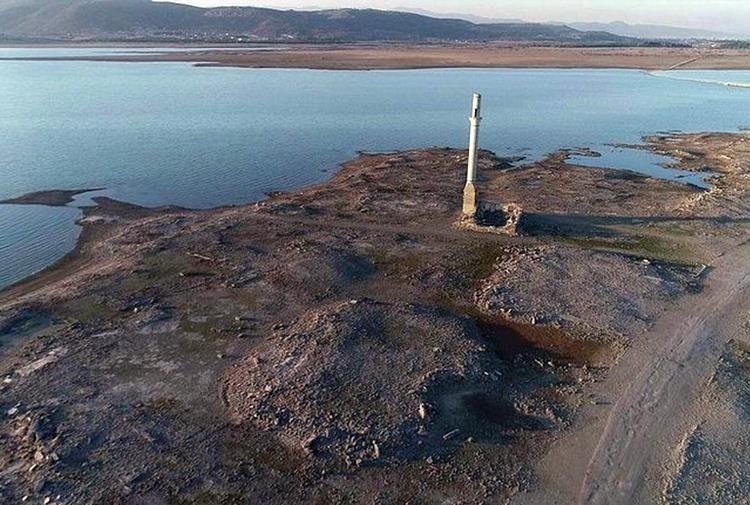Rekor yağışın ardından kuraklığın simgesi Tahtalı Barajı yeniden sular altında!