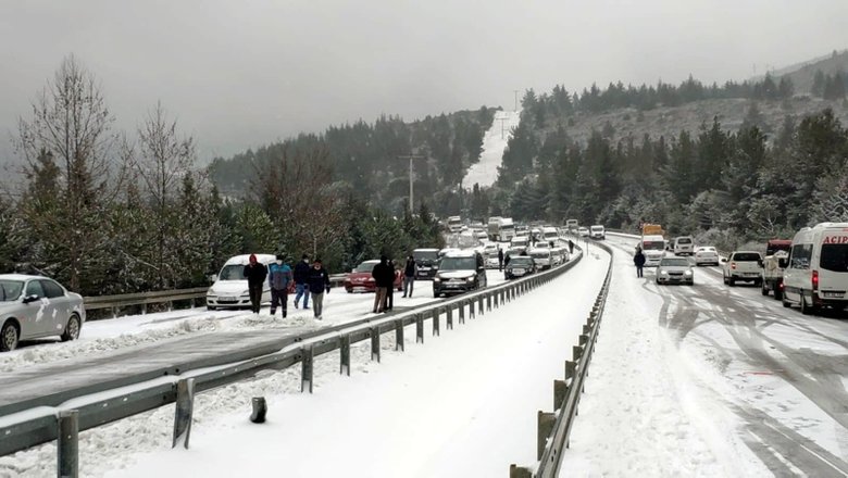 Denizli-Antalya Karayolu, kar nedeniyle ulaşıma kapandı