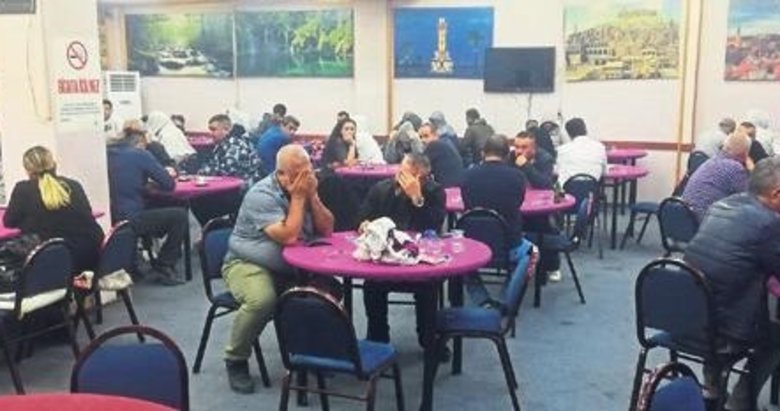 Mühürlenen kumarhanede kumar oynattılar