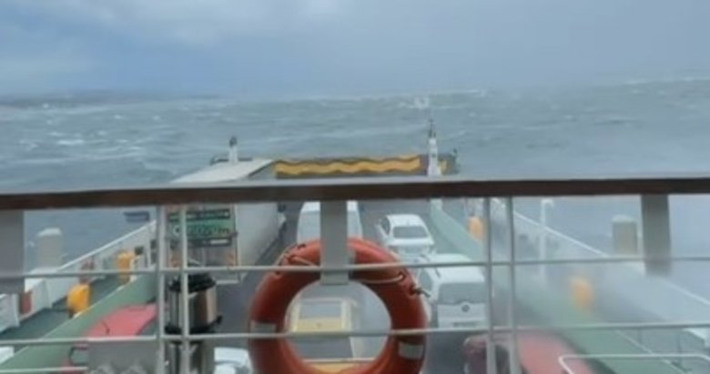 Yalova’da korku filmini andıran görüntüler! Feribot fırtınaya yakalandı