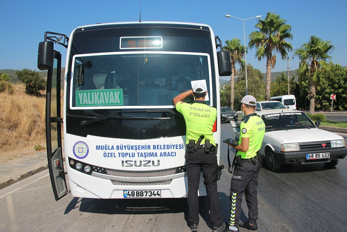 Bodrum Da Minibus Ve Taksilerde Koronavirus Denetimi