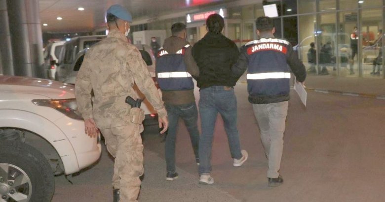 FETÖ’den aranan 2 kişi İzmir’de yakalandı