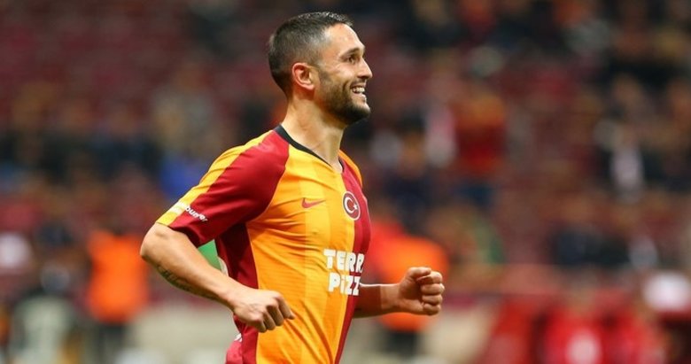 Galatasaray Ilk Ayrilik Icin Dugmeye Basti