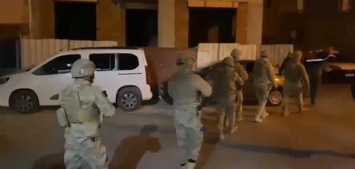 İzmir ve Manisa’da eş zamanlı uyuşturucu operasyonu! Çok sayıda gözaltı