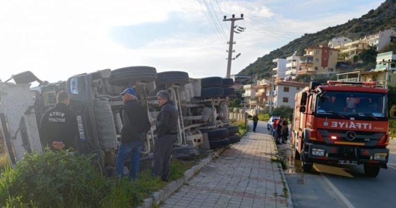 Aydın’da kamyon yan yattı: 1 yaralı