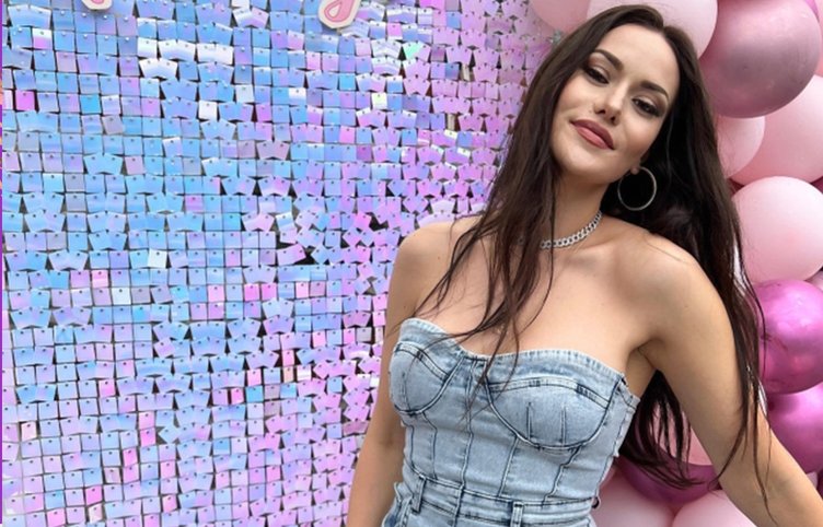 Fahriye Evcen doğum gününde kendisine hayran bıraktı