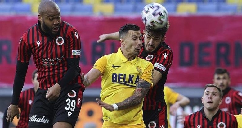 Göztepe’ye Arda geliyor