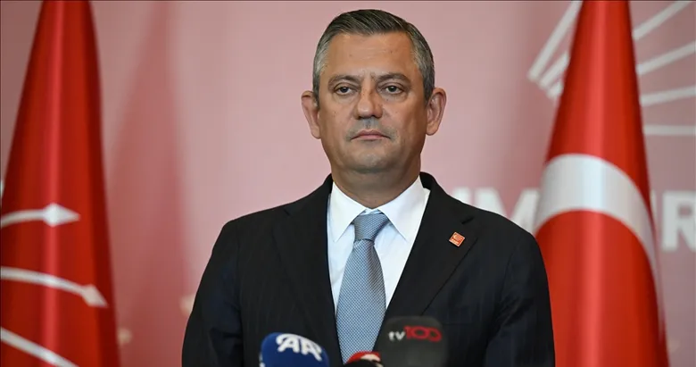 Yeni Parti bir öyle bir böyle
